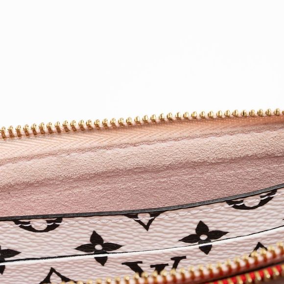 Louis Vuitton Giant Monogram Canvas Double Zip Pochette - Picture 12 of 15